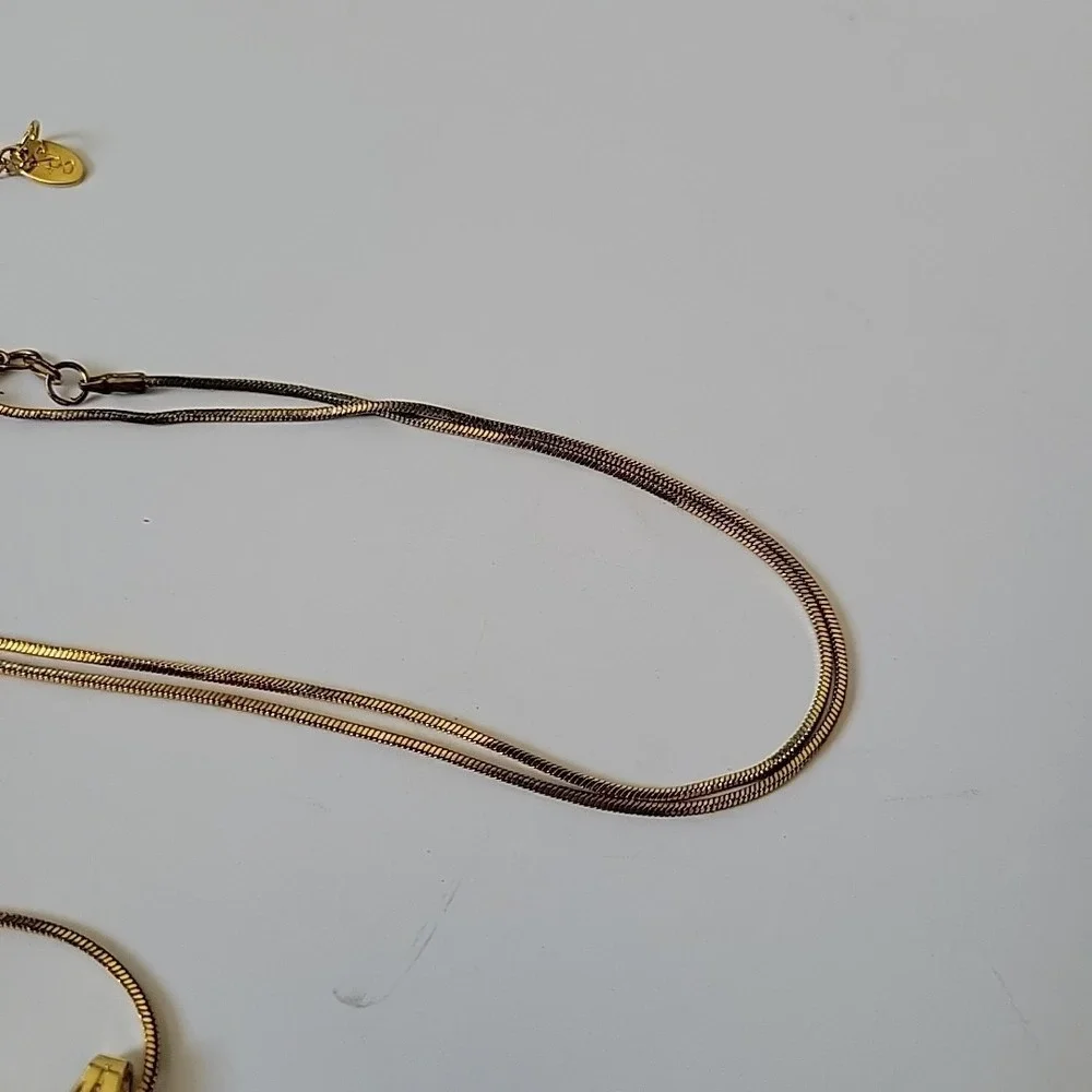 Dianna Folding Neck Glasses +2.50 Gold Tone Frame Compact Minimalist Versatile